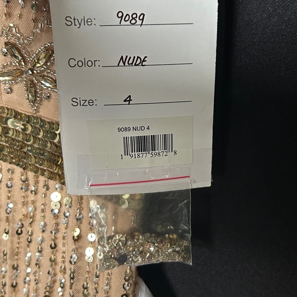 MAC DUGGAL 9089 NWT Cap Sleeve Sweetheart Neckline Beaded Sequin Column Gown - Picture 8 of 11